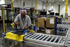 米コア資本財受注、予想外に減少－不透明感で企業は投資に慎重| TBS CROSS DIG with Bloomberg