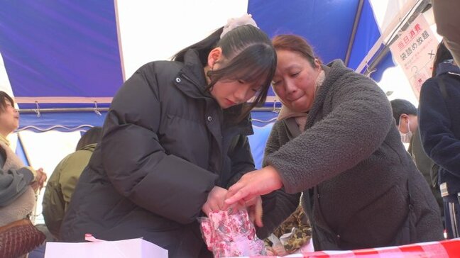「21個を目指したい」桔梗信玄餅の詰め放題も 工場テーマパークで新年のイベント 山梨・笛吹市|TBS NEWS DIG