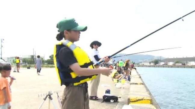 マダイなど次々と…海の日「ジュニア釣り教室」 愛媛・松山市|TBS NEWS DIG