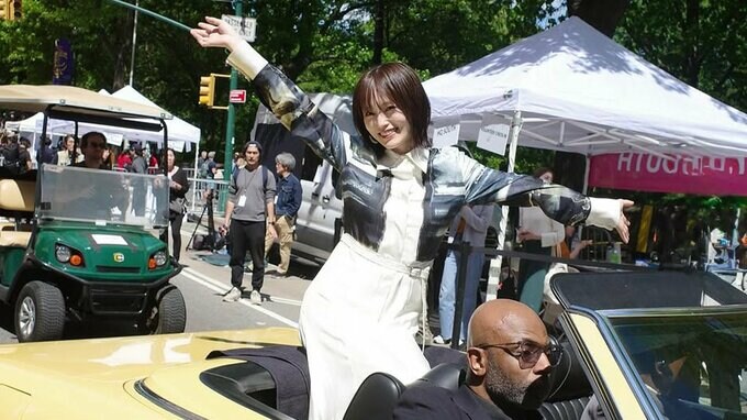 【山本彩】NYの街をオープンカーでパレード　観客約6万人過去最大「Japan Parade」に参加|TBS NEWS DIG