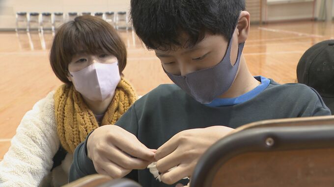 ゆかりの素材でコサージュ作り･･･6年生 親子で卒業式に向けて　山口　|　山口のニュース・天気・防災｜tys NEWS｜ｔｙｓテレビ山口