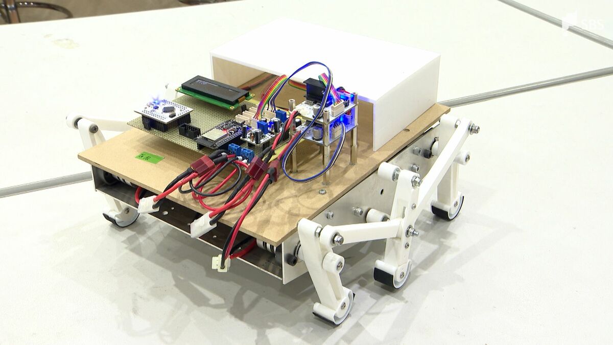 災害現場での人命救助や探索を想定