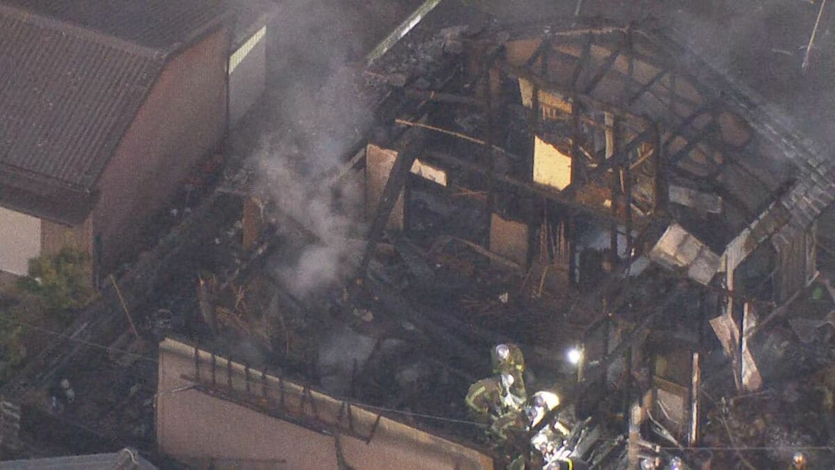 木造住宅が火事で全焼 住人の女性(96)と連絡取れず 愛知・犬山市