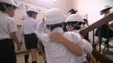 建物の上の階に逃げる「垂直避難」の訓練 土砂災害警戒区域の小学校で 校舎裏山の土砂崩れを想定【香川】|TBS NEWS DIG