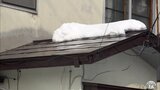 75歳女性が雪に埋まった状態で見つかる 屋根の落雪に巻き込まれたか　死因は凍死|TBS NEWS DIG
