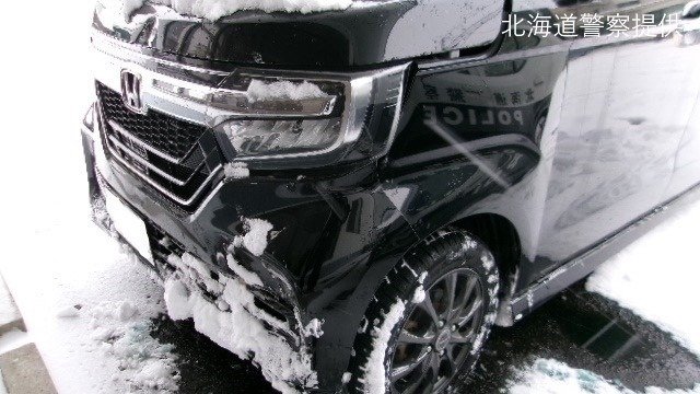 理容店の壁に衝突　80代男性が運転の軽乗用車、駐車する際「ハンドル操作を誤った」北海道函館市|TBS NEWS DIG