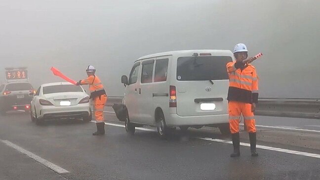 【速報】東九州道で複数の車が絡む玉突き事故 10歳の男児を含む男女5人を搬送 一部区間で通行止め 大分|TBS NEWS DIG