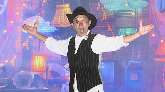 【木梨憲武】アート展「木梨アート大サーカス展」開催　妻・安田成美さんの「『風の谷のナウシカ』のCDも飾ってあります」|TBS NEWS DIG