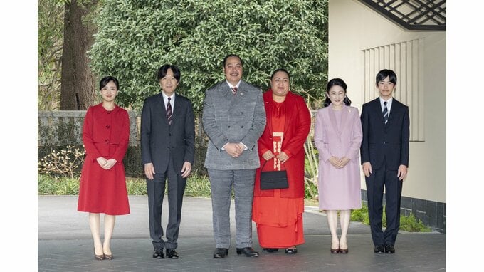 秋篠宮ご一家 トンガ皇太子夫妻と宮邸で懇談　佳子さまと悠仁さまは初面会|TBS NEWS DIG