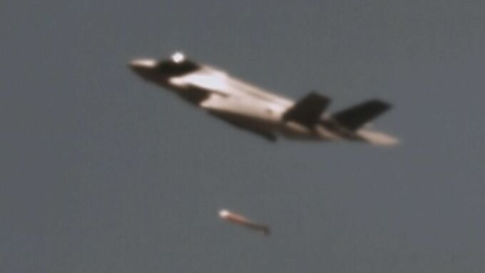 米政府　航空機搭載型の改良型核爆弾「B61-13」の開発へ|TBS NEWS DIG