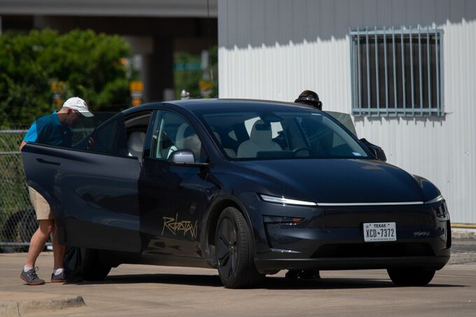 テスラ、ネバダ州で「ロボタクシー」展開視野－当局と初期協議