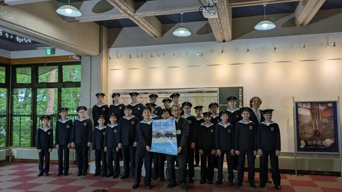 「天使の歌声」ウィーン少年合唱団が宮沢賢治記念館を訪問　宮沢賢治の世界観に触れ、歌声を披露　岩手・花巻市|TBS NEWS DIG