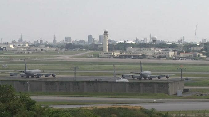 米軍パラシュート訓練　嘉手納基地で予定の訓練は中止か　東京・福生市ではパラシュートの一部が児童館に落下|TBS NEWS DIG