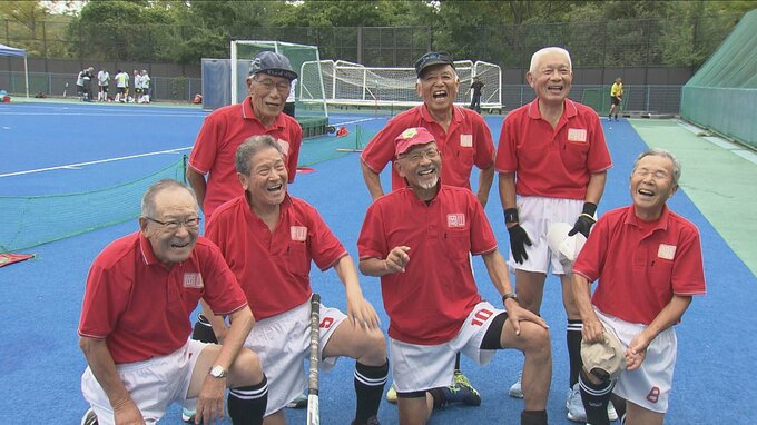 「90歳まで続けたい」全日本マスターズホッケー大会　メンバー全員80歳以上のチームが全力プレー　|　RCC NEWS | 広島ニュース | RCC中国放送