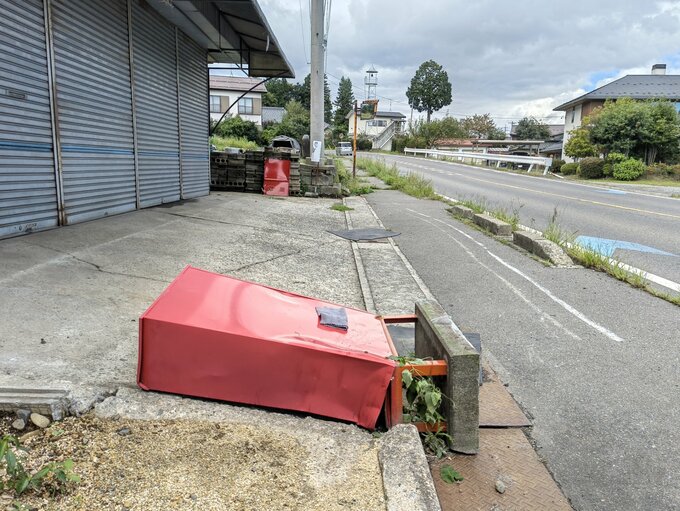 「車が単独で突っ込んだ」乗用車が道路脇の消火施設に衝突　70代男性を心肺停止状態で搬送　長野・安曇野市　|　SBC NEWS | 長野のニュース | SBC信越放送