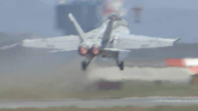 米軍空母艦載機部隊 九州沖での着艦訓練“ＣＱ”開始か　米軍岩国基地・岩国市に滑走路時間外運用を連絡　|　山口のニュース・天気・防災｜tys NEWS｜ｔｙｓテレビ山口