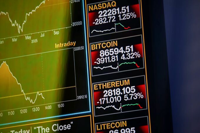 世界株、7カ月ぶりの大幅週間下落へ－ビットコインは急落