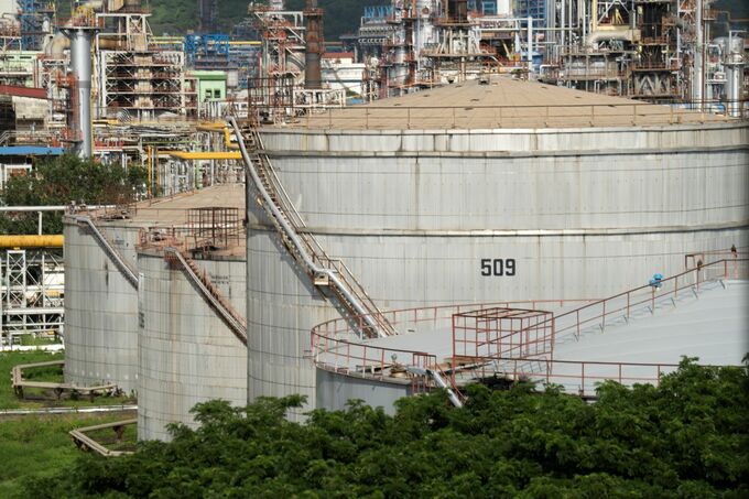 OPECプラス、11月の日量13万7000バレル増産で原則合意に近づく