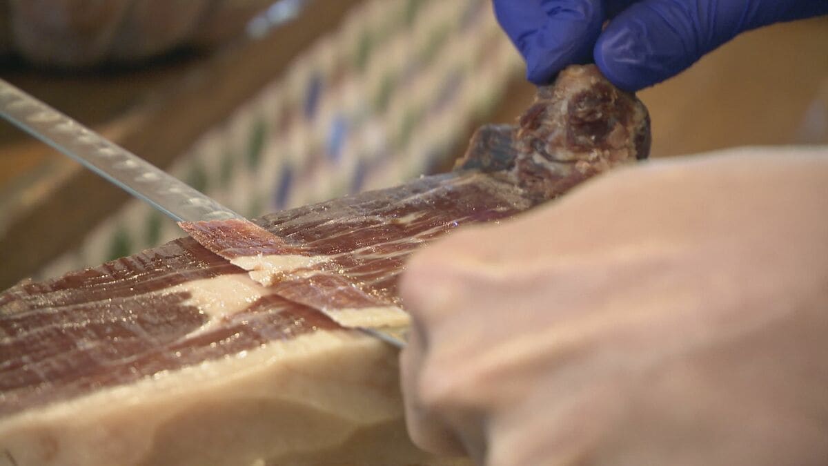 “豚熱”の発生でスペインからの豚肉輸入全面禁止に…スペイン料理店では客の8割が注文する生ハム ｢在庫が2～3か月もつか 日本政府は柔軟な対応を｣