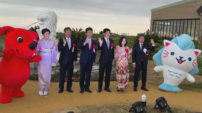 女優・藤原紀香さんが開会宣言　千葉・富津市のマザー牧場でシンガポールフェスティバル　シンガポール政府公認の「マーライオン像」も披露|TBS NEWS DIG