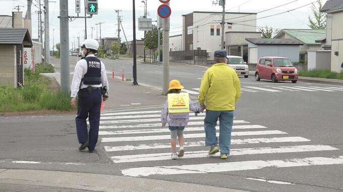 下校時に保護者が児童を送迎　小学校や中学校も近い国道338号北側の歩道に「クマ」の目撃情報　青森県むつ市　|　青森のニュース│ATV NEWS│青森テレビ