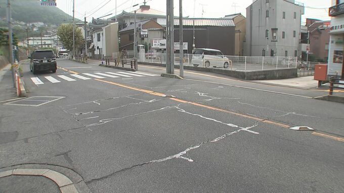 交差点で原付バイクと車が出会い頭に衝突　 バイクの女性(77)が死亡　広島・尾道|TBS NEWS DIG