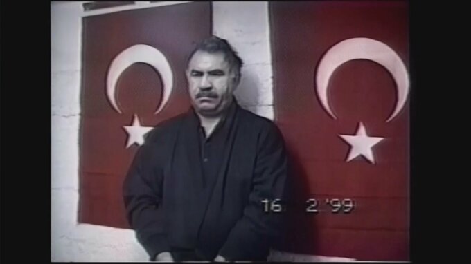 トルコのPKKリーダーが獄中から武装解除を求める声明発表　40年以上続く武装闘争終結への大きな一歩か|TBS NEWS DIG