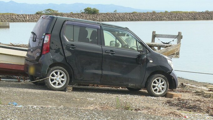 【速報・更新】水没の車内には妻が…　搬送先の病院で死亡確認　男性が降車した軽乗用車がそのまま発進→妻を乗せたまま海に入水→水没　青森県むつ市 田名部漁港|TBS NEWS DIG