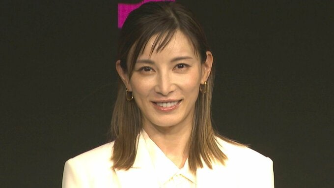 【 加藤あい 】誕生日サプライズの花束に思わず笑顔「一つずつ歳を重ねていけたら」|TBS NEWS DIG