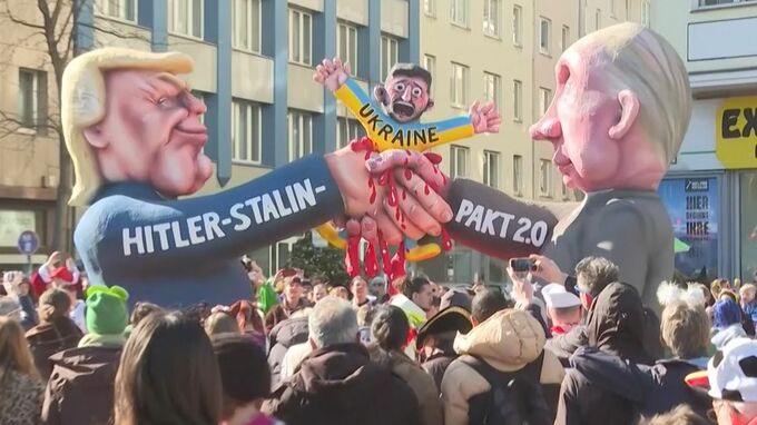 ドイツで「ローズマンデー」のパレード　政治情勢を風刺する山車が多数登場|TBS NEWS DIG