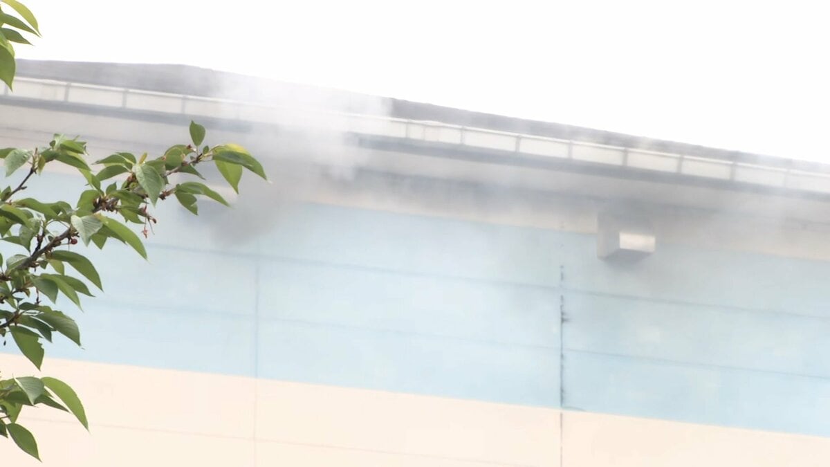 市のごみ処理施で火事、現在も鎮火せず消火活動が続く…土佐市の「北原クリーンセンター」（20日19:00時点）