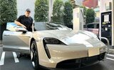 【 髙田延彦 】 愛車と2ショット 「相棒を半年ぶりにフル洗車 スッキリ」 【ポルシェ「Taycan Turbo S」】|TBS NEWS DIG