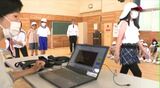正しい姿勢で歩いて子どもたちの猫背を防止へ　小学校で現状の歩き方をデータで知るための計測会　（長野・佐久市）|TBS NEWS DIG