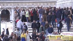 一部で困惑　オーバーツーリズム対策　ベネチアで入域料徴収開始　効果に疑問の声も| TBS CROSS DIG with Bloomberg