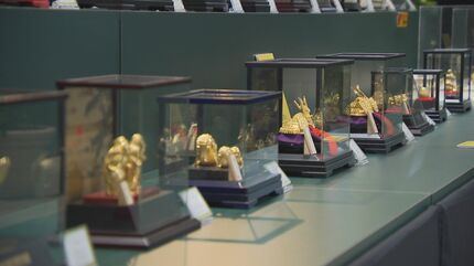 1億円”のサッカーボールも！ 金製品を展示販売する｢大黄金展｣ 金の