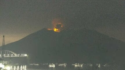 桜島で爆発的噴火 噴煙3000m 噴石が9合目まで飛散【27日・28日の降灰