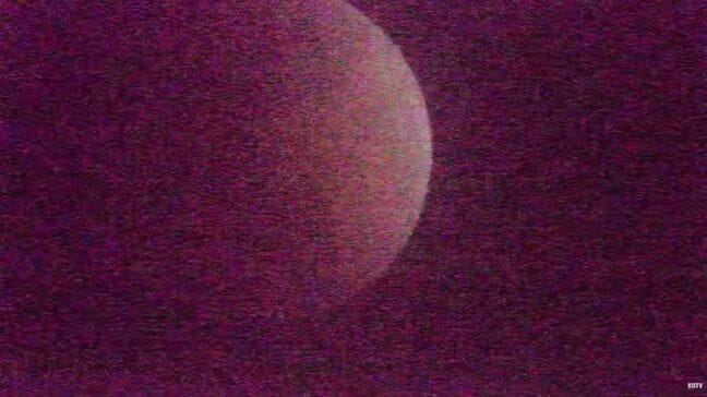 【連続写真で見る】皆既月食・最新の月の様子は？「食の最大」近づくと“赤い月”に変貌【高知・ライブ】|TBS NEWS DIG