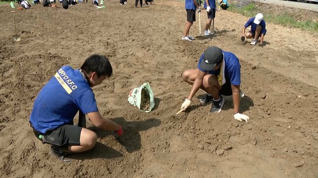 「おいしいキャベツが作れるように」大雨被災の農園の復旧を中高生らが手助け　発起人は地元中学校の校長「ピンチの時はぎゅっと結束」福岡・福津市|TBS NEWS DIG