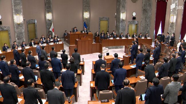 物価高対策やクマ被害対策などを盛り込んだ245億円あまりの補正予算案可決 議員ボーナス引き上げは「凍結」で当初案から400万円の減額 ＝静岡|TBS NEWS DIG