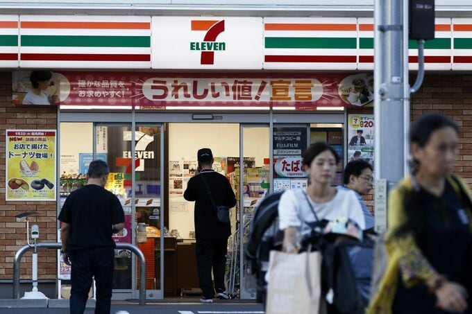 セブン､検討続く買収提案-カナダ社傘下でも日本式コンビニ続くか
