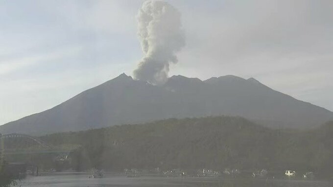 桜島で爆発的噴火　噴煙500ｍ　噴火あいつぐ【きょう・あすの降灰予報】鹿児島　|　鹿児島のニュース｜MBC NEWS｜南日本放送