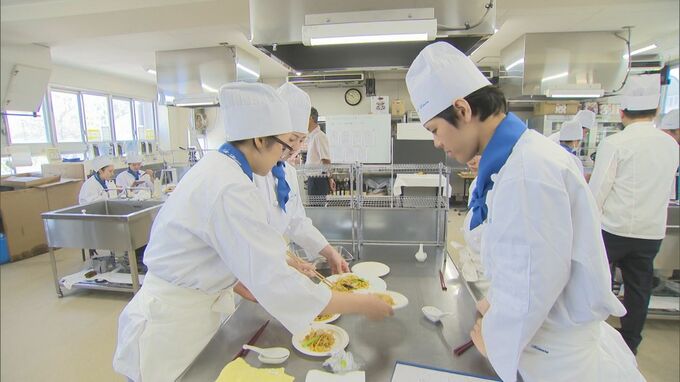 「大阪王将」とコラボ！　高校生がメニュー開発に挑戦　「天津飯のコメを焼きそばに変えてみたら…」　12月ごろ販売開始目標に準備進む|TBS NEWS DIG