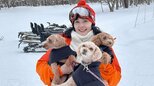 【南果歩】愛犬3匹と雪や焚火で笑顔満載 スノーモービル操縦姿も公開「これまた絶対やりたい」|TBS NEWS DIG