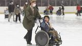 「氷上に車いすで入ったことがなかったので新感覚…」 車いすの子どもたちがスケート体験 愛知・豊橋市|TBS NEWS DIG
