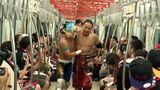 「まさか静鉄でやってくれるなんて…」電車の中で大迫力のプロレス!初開催に車内興奮=静岡 | 静岡のニュース | SBSNEWS | 静岡放送