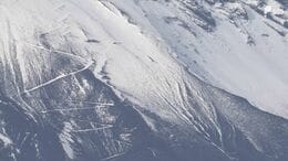 富士山新七合目付近で滑落したポーランド国籍の31歳男性を発見し救助 全身打撲のケガを負っているものの意識あり会話ができる状態＝静岡県警富士宮署|TBS NEWS DIG