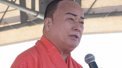たかしさん5台 プロレスラーの鷹木信悟さんと歌手の細川たかしさんが会場を盛り上げ