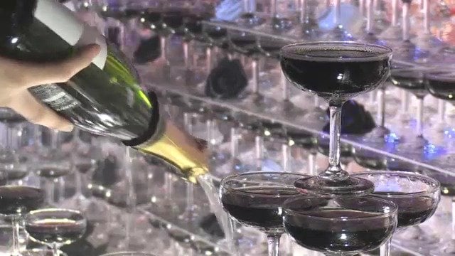 1日で“推し”に400万円  トキメキ求め… ホストに高額料金を払う女性たち でも“疑似恋愛”は御法度に!?|TBS NEWS DIG