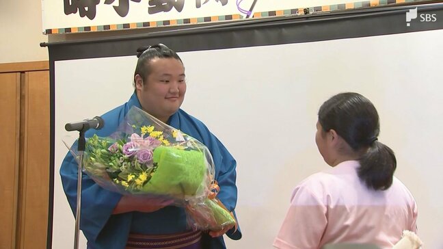 「入ったからにはてっぺん目指す」苦労の末につかんだ十両昇進!「時不動」のお祝いの会に先輩の翠富士も駆けつける=静岡・焼津市|TBS NEWS DIG