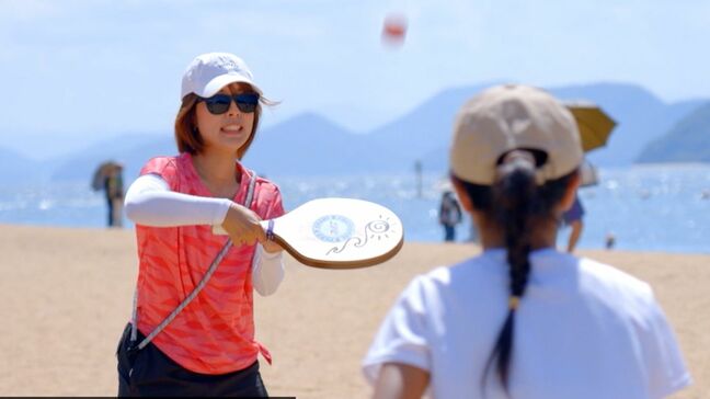 「海で走れ!跳べ!笑え!」ブラジル発祥のビーチスポーツ「フレスコボール」2人1組で何回ラリーを続けられるか|TBS NEWS DIG
